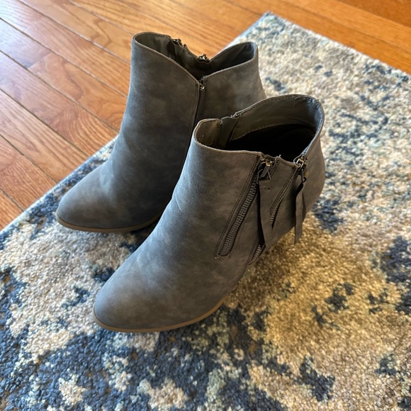 Journey Collection Gray Booties - Picture 3 of 5